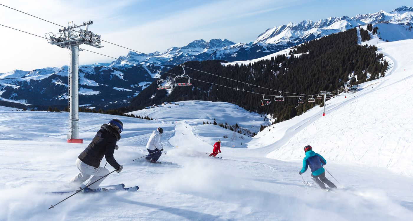 Skieurs sur le domaine de Villars–Gryon–Les Diablerets